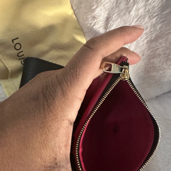 Louis Vuitton Capucines Wallet - Picture 11 of 11